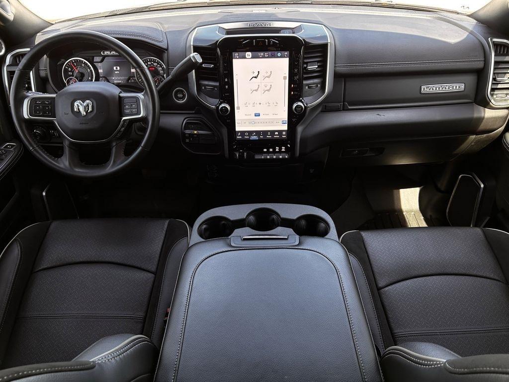 RAM 3500 Laramie Crew Cab SWB 4WD 2022