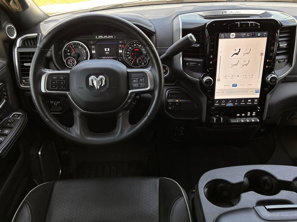 RAM 3500 Laramie Crew Cab SWB 4WD 2022