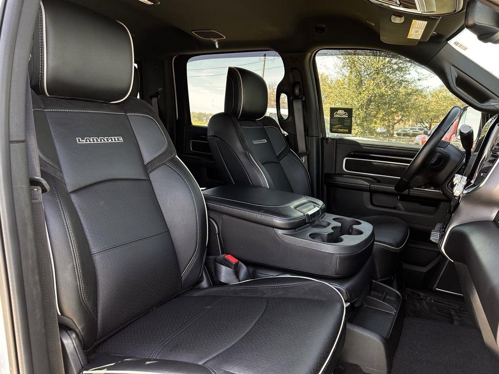 RAM 3500 Laramie Crew Cab SWB 4WD 2022