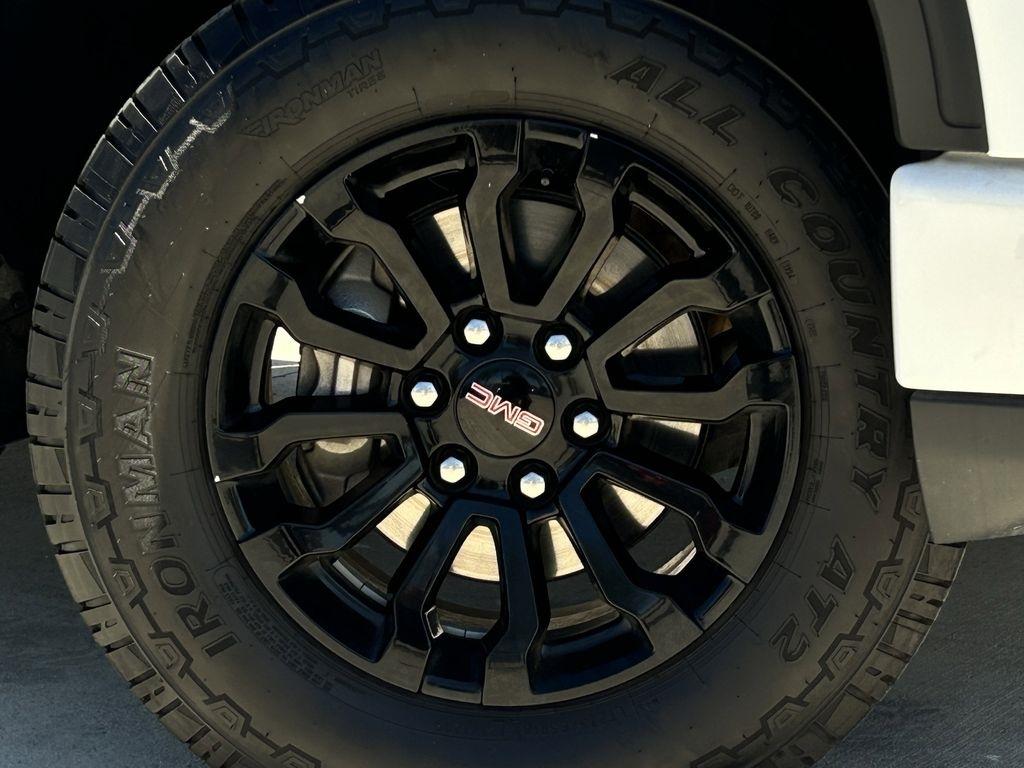 GMC Sierra 1500 AT4X Crew Cab 4WD 2023