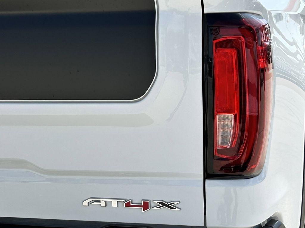 GMC Sierra 1500 AT4X Crew Cab 4WD 2023