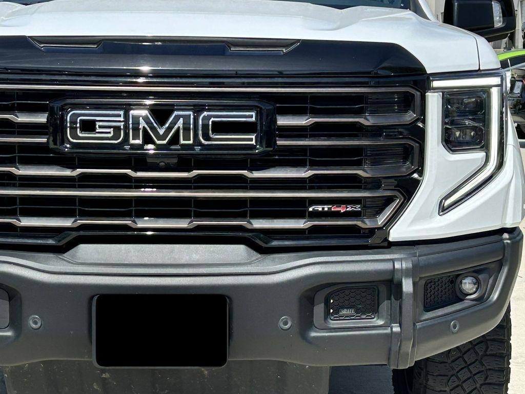 GMC Sierra 1500 AT4X Crew Cab 4WD 2023