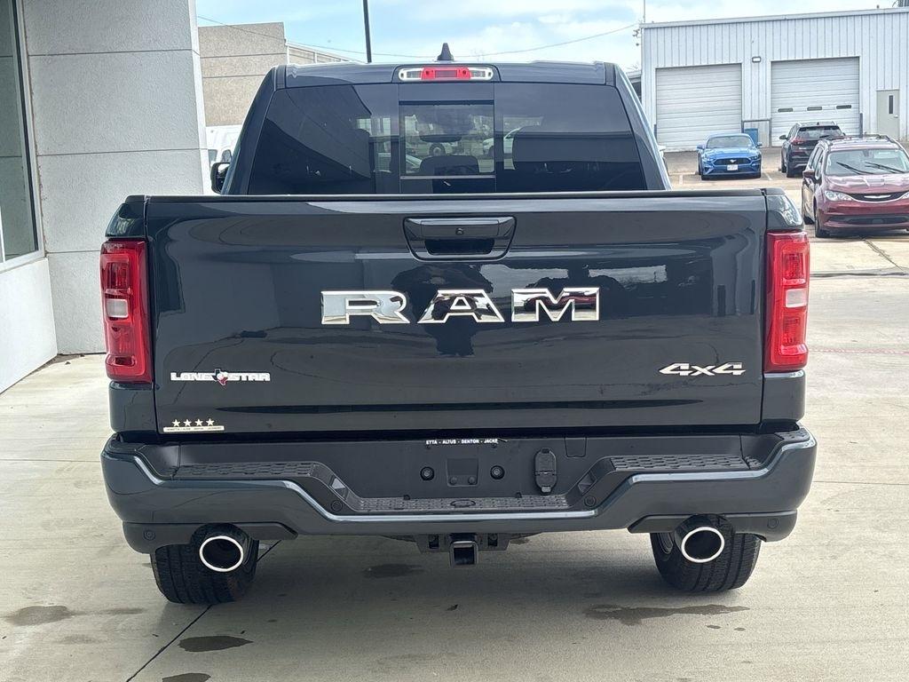 RAM 1500 Big Horn Crew Cab SWB 4WD 2026