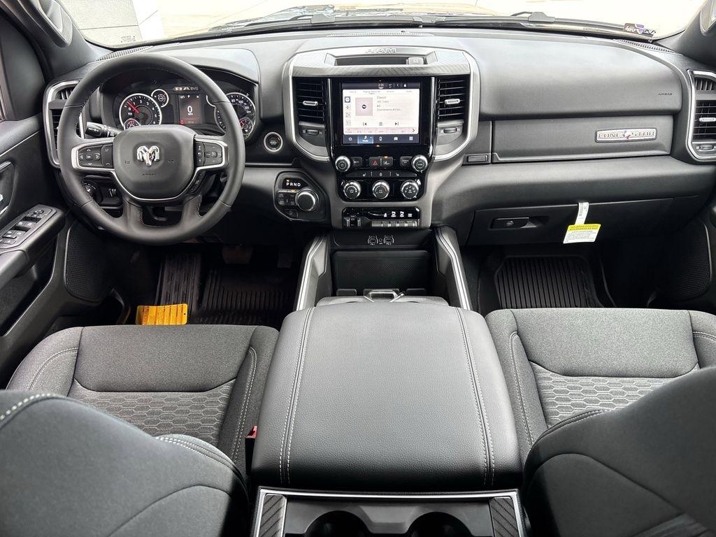 RAM 1500 Big Horn Crew Cab SWB 4WD 2026