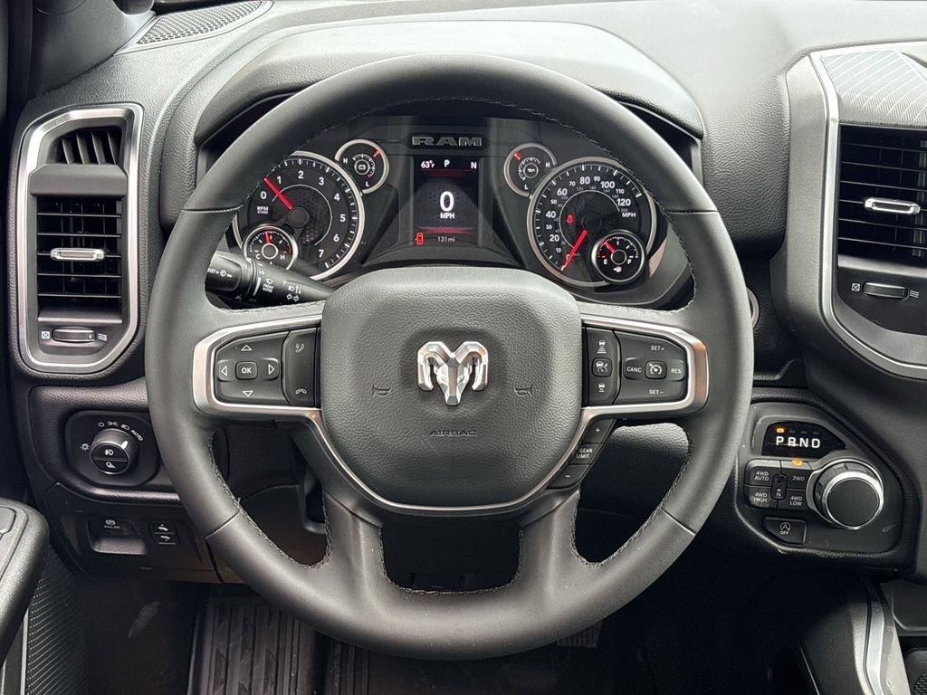 RAM 1500 Big Horn Crew Cab SWB 4WD 2026