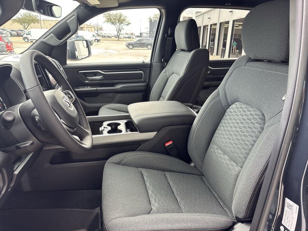 RAM 1500 Big Horn Crew Cab SWB 4WD 2026