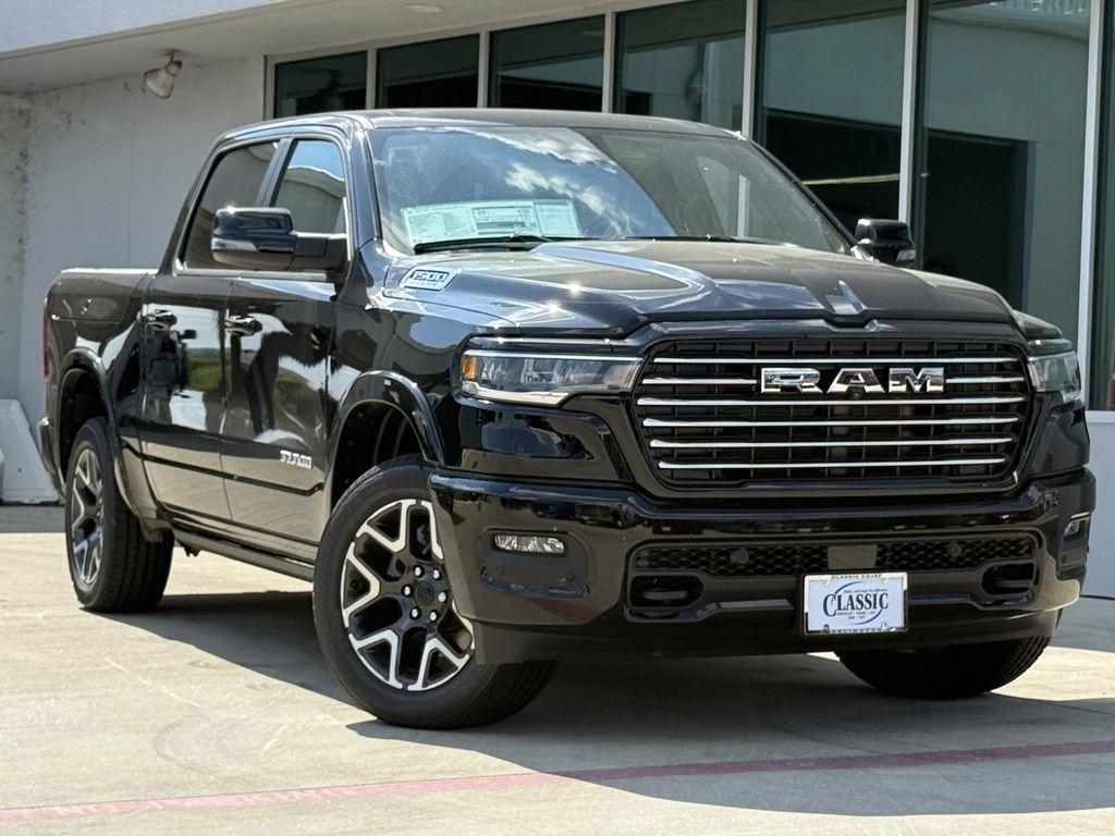 RAM 1500 Laramie Crew Cab SWB 4WD 2026