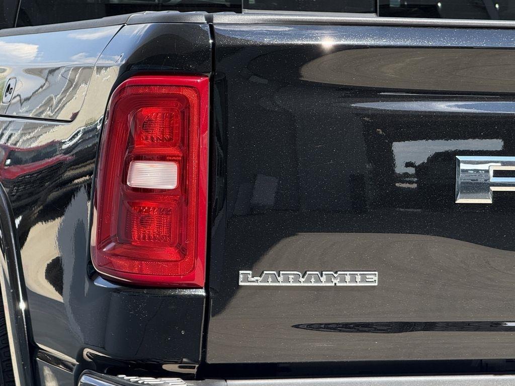 RAM 1500 Laramie Crew Cab SWB 4WD 2026