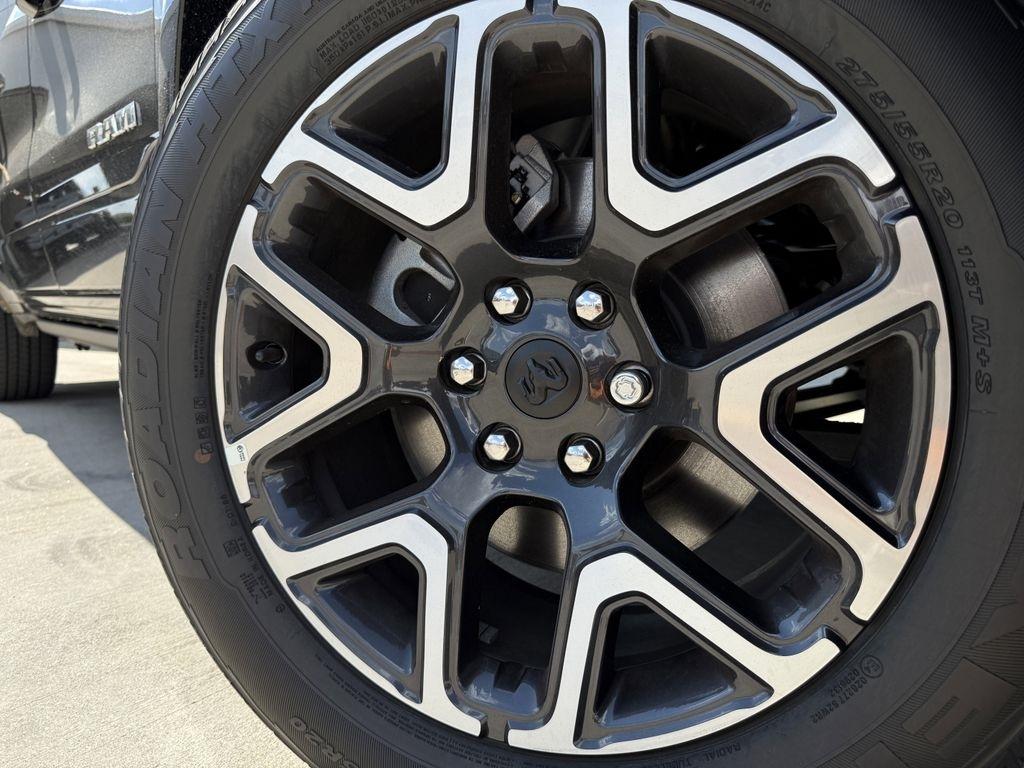 RAM 1500 Laramie Crew Cab SWB 4WD 2026