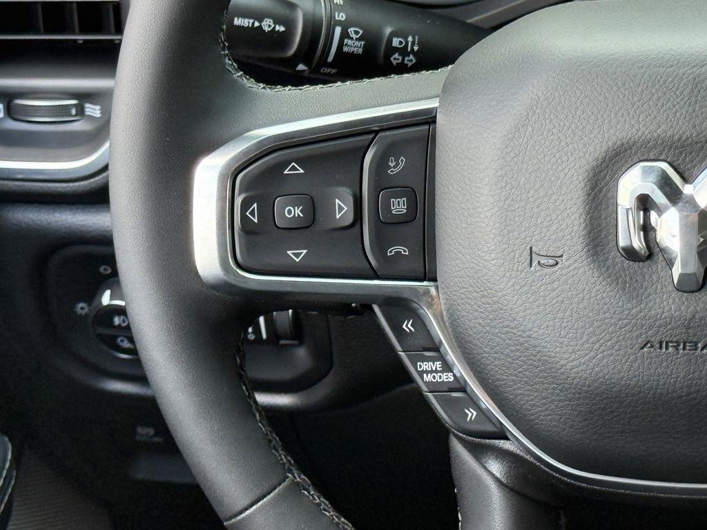 RAM 1500 Laramie Crew Cab SWB 4WD 2026