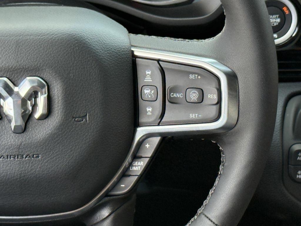 RAM 1500 Laramie Crew Cab SWB 4WD 2026