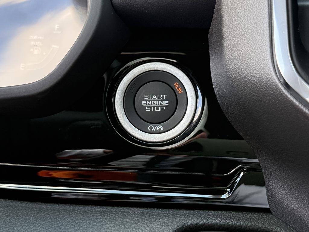 RAM 1500 Laramie Crew Cab SWB 4WD 2026