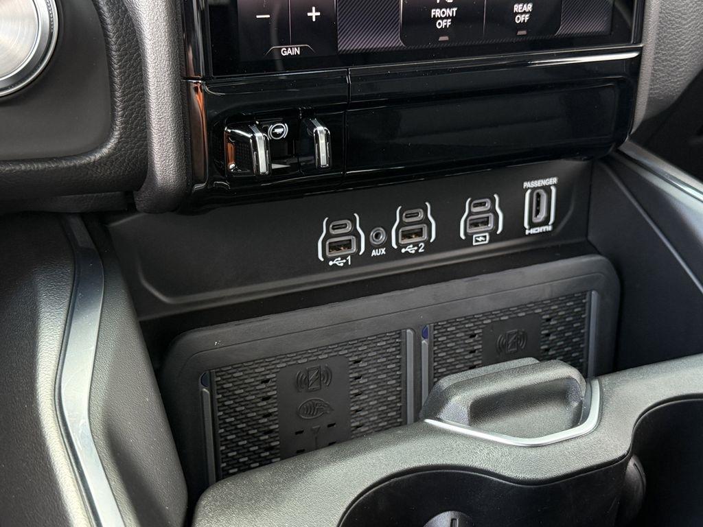 RAM 1500 Laramie Crew Cab SWB 4WD 2026