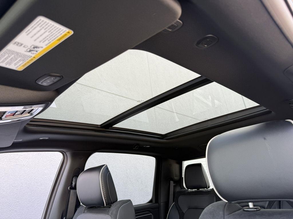 RAM 1500 Laramie Crew Cab SWB 4WD 2026