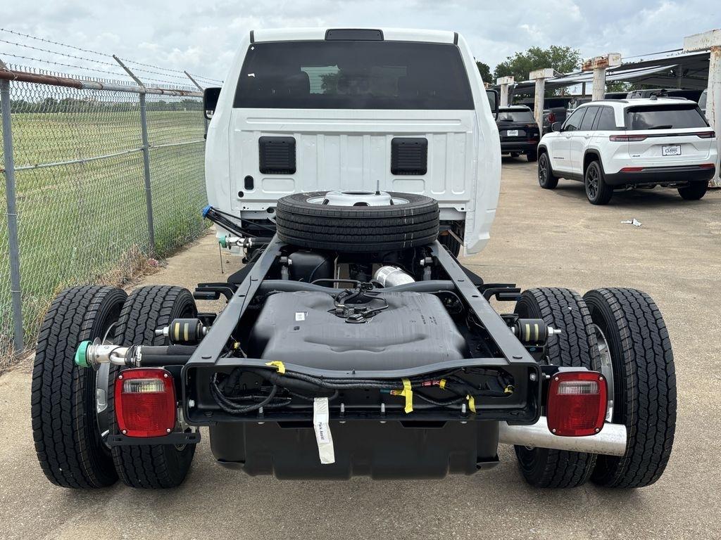 RAM 5500 Crew Cab LWB 4WD DRW 2026