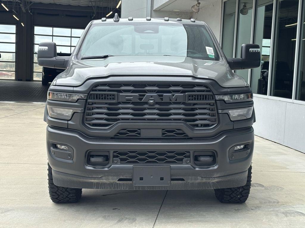 RAM 2500 Tradesman Crew Cab 4WD 2026