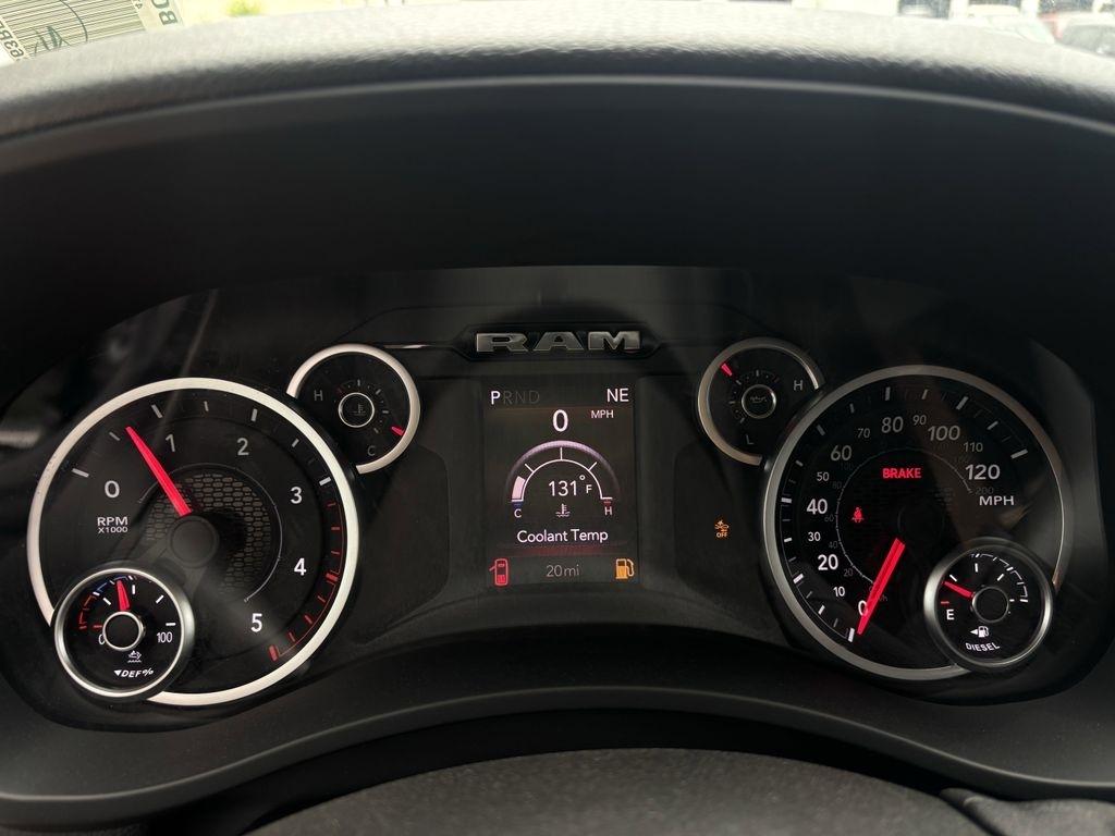 RAM 2500 Tradesman Crew Cab 4WD 2026