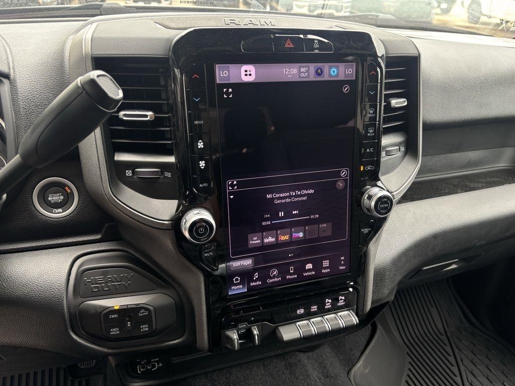 RAM 2500 Tradesman Crew Cab 4WD 2026