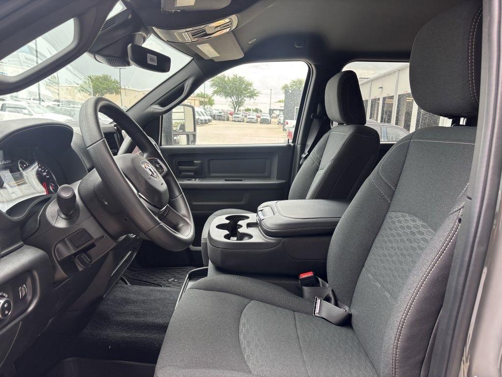 RAM 2500 Tradesman Crew Cab 4WD 2026