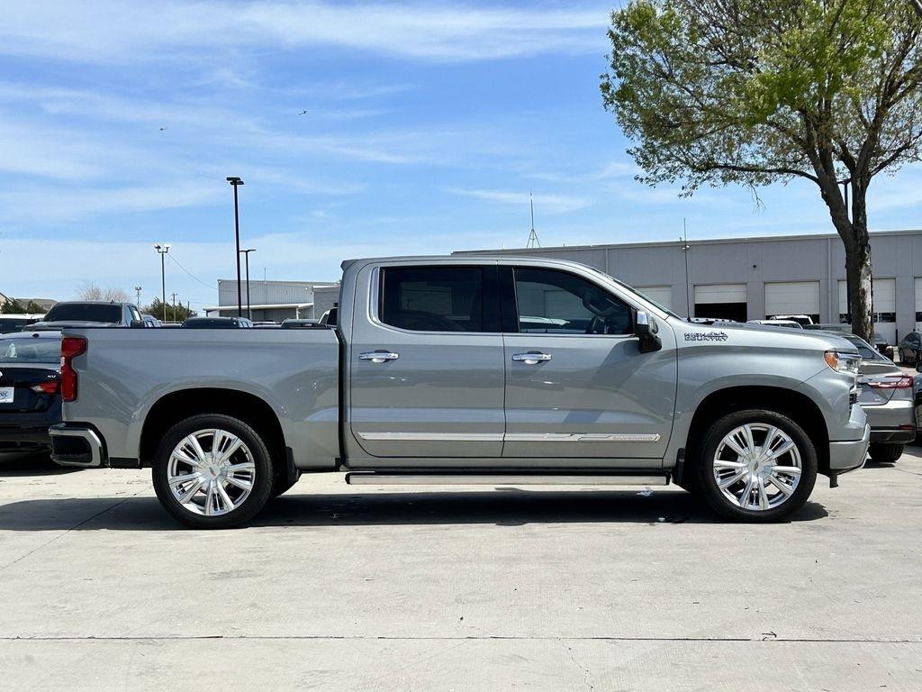 Chevrolet Silverado 1500 High Country Crew Cab 4WD 2025