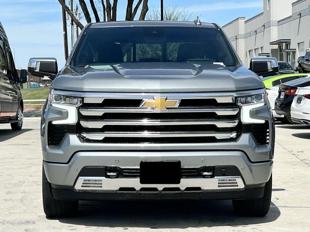 Chevrolet Silverado 1500 High Country Crew Cab 4WD 2025