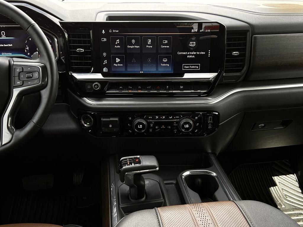 Chevrolet Silverado 1500 High Country Crew Cab 4WD 2025