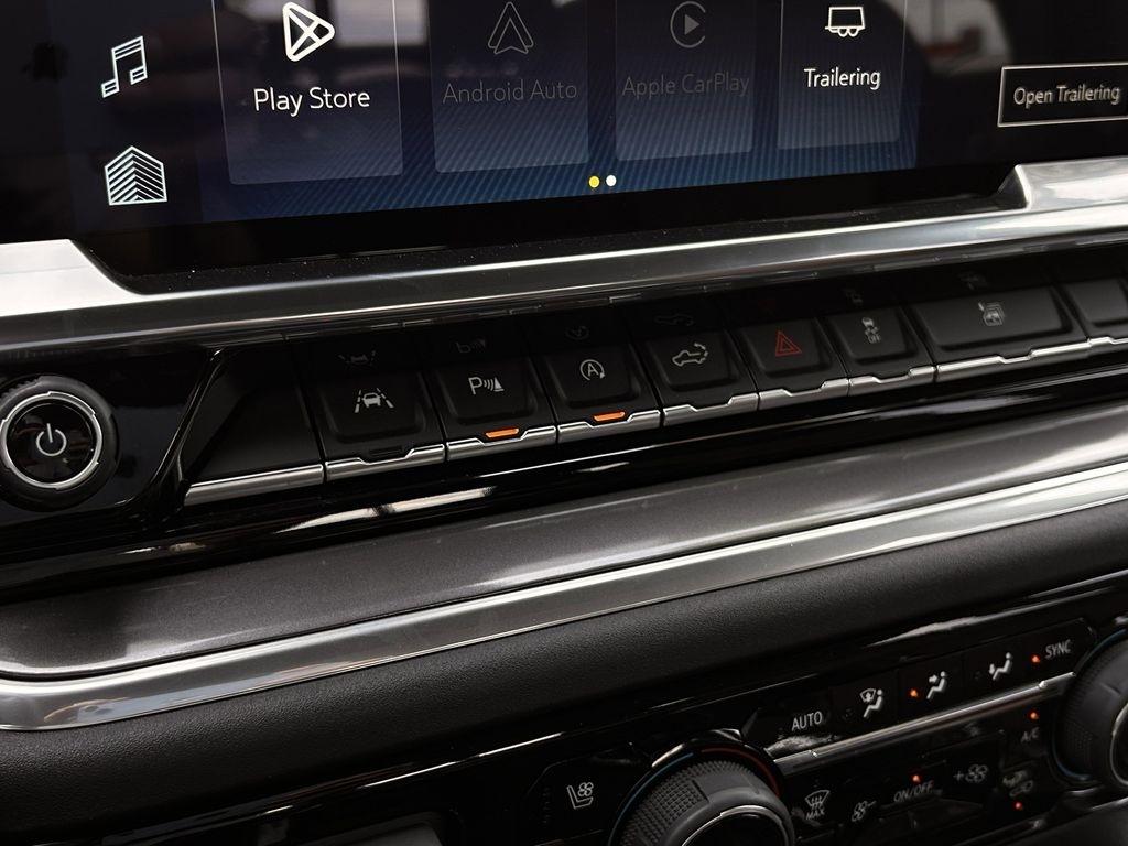 Chevrolet Silverado 1500 High Country Crew Cab 4WD 2025