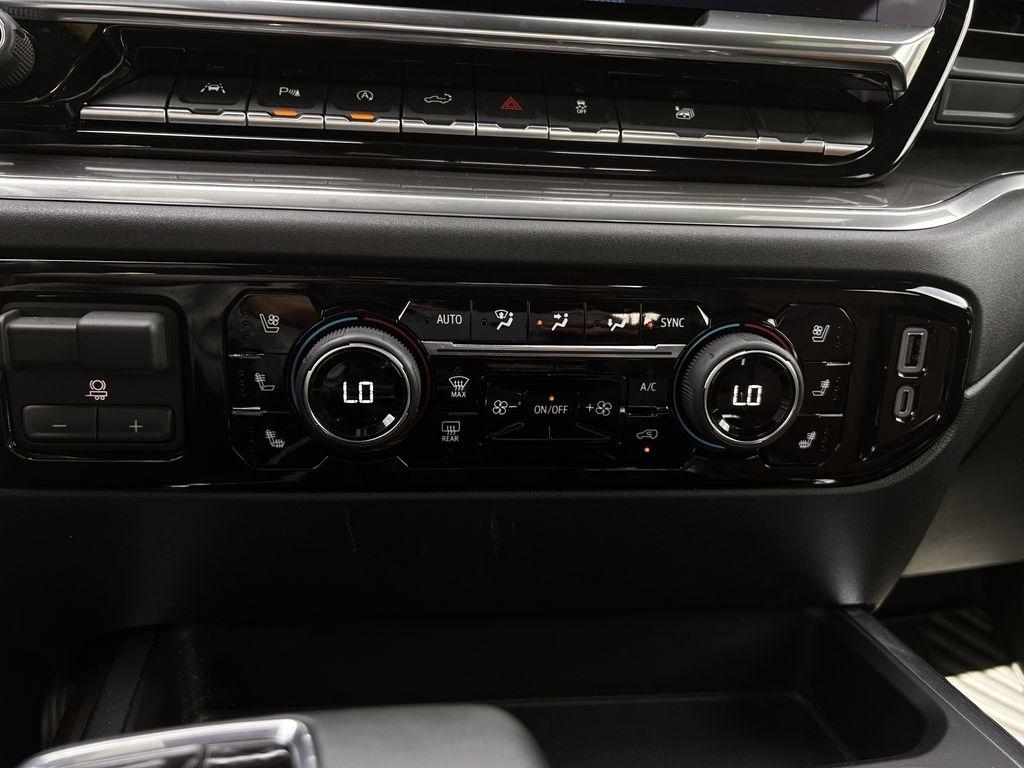 Chevrolet Silverado 1500 High Country Crew Cab 4WD 2025