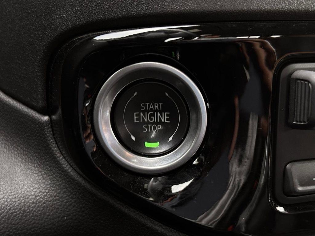 Chevrolet Silverado 1500 High Country Crew Cab 4WD 2025