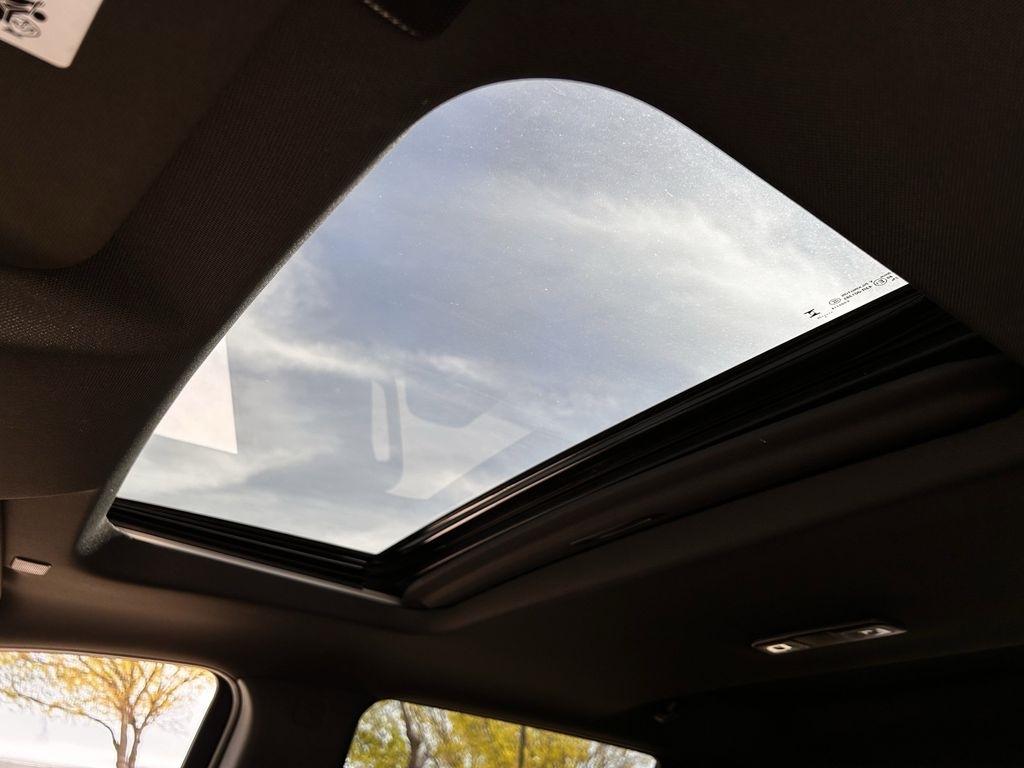 Chevrolet Silverado 1500 High Country Crew Cab 4WD 2025