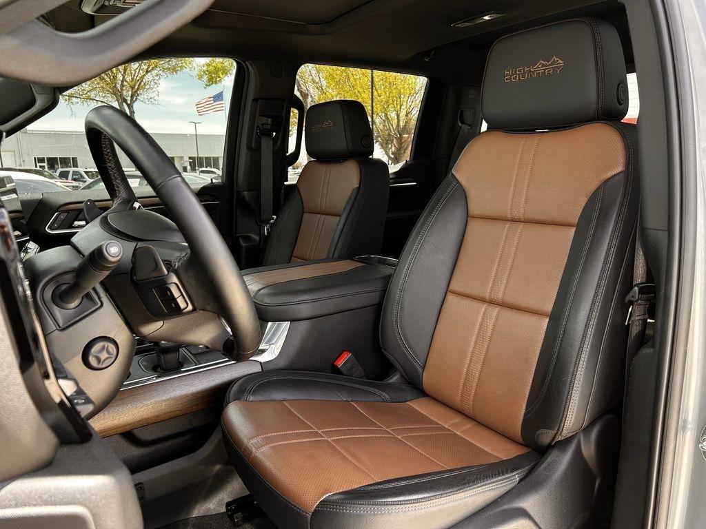 Chevrolet Silverado 1500 High Country Crew Cab 4WD 2025