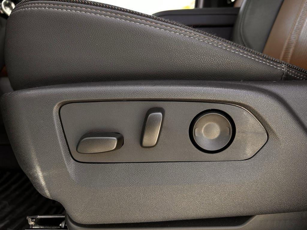 Chevrolet Silverado 1500 High Country Crew Cab 4WD 2025