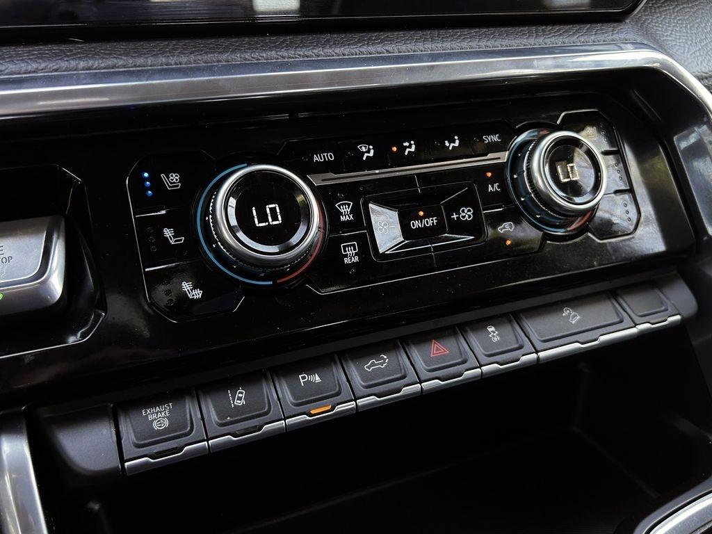 GMC Sierra 2500HD Denali Crew Cab 4WD SB 2024