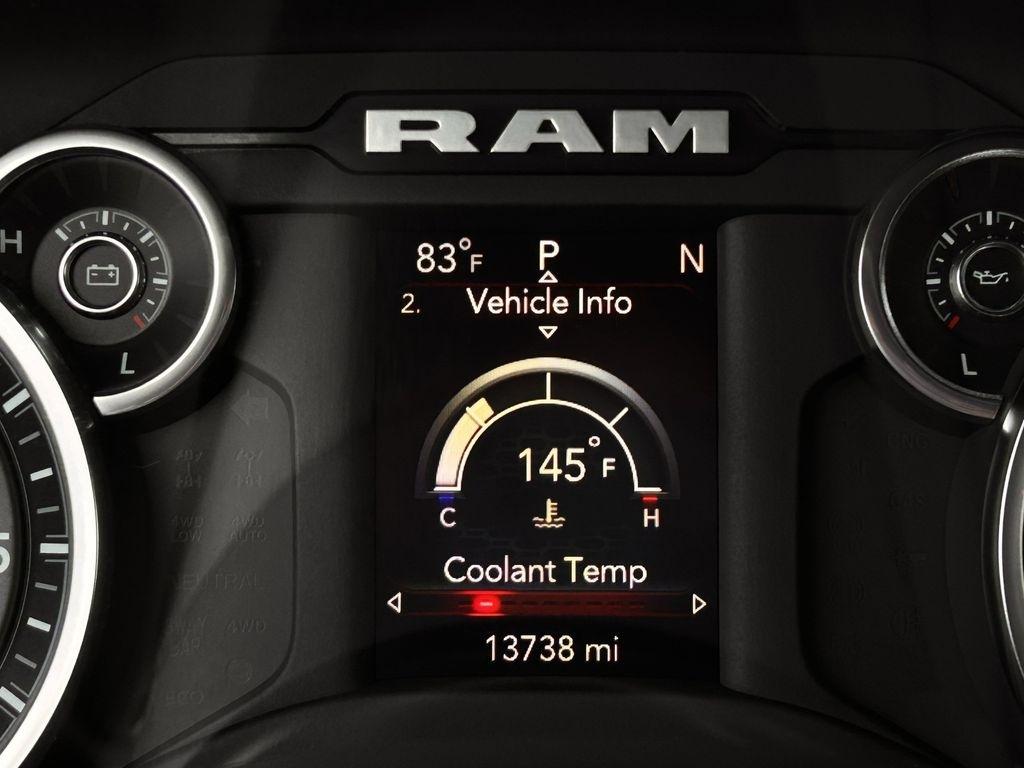 RAM 1500 Tradesman Crew Cab SWB 4WD 2024