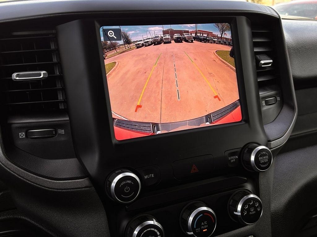 RAM 1500 Tradesman Crew Cab SWB 4WD 2024