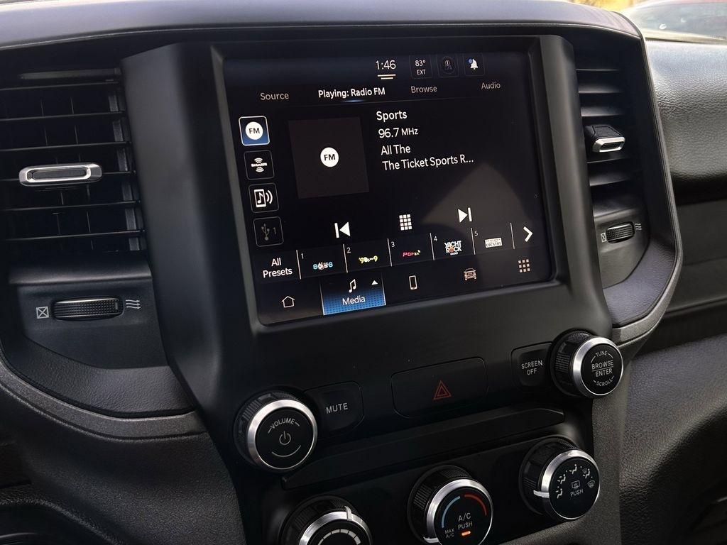 RAM 1500 Tradesman Crew Cab SWB 4WD 2024