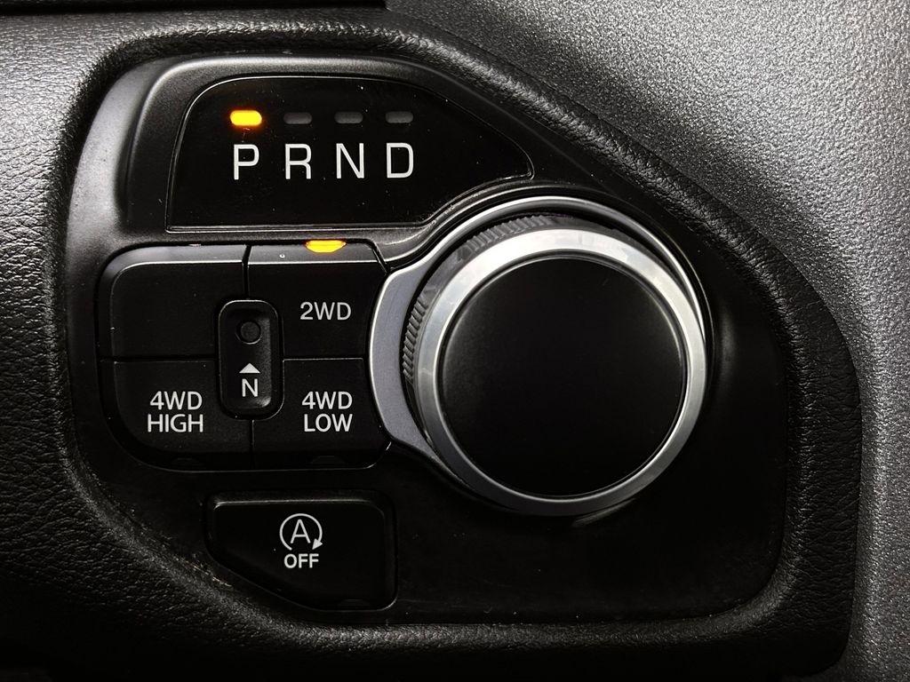 RAM 1500 Tradesman Crew Cab SWB 4WD 2024