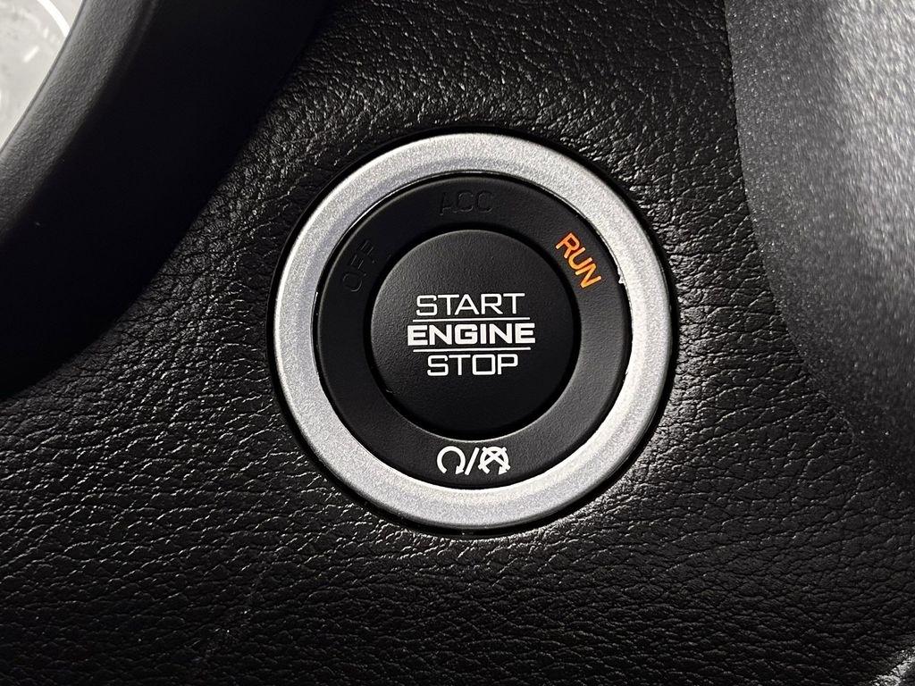 RAM 1500 Tradesman Crew Cab SWB 4WD 2024