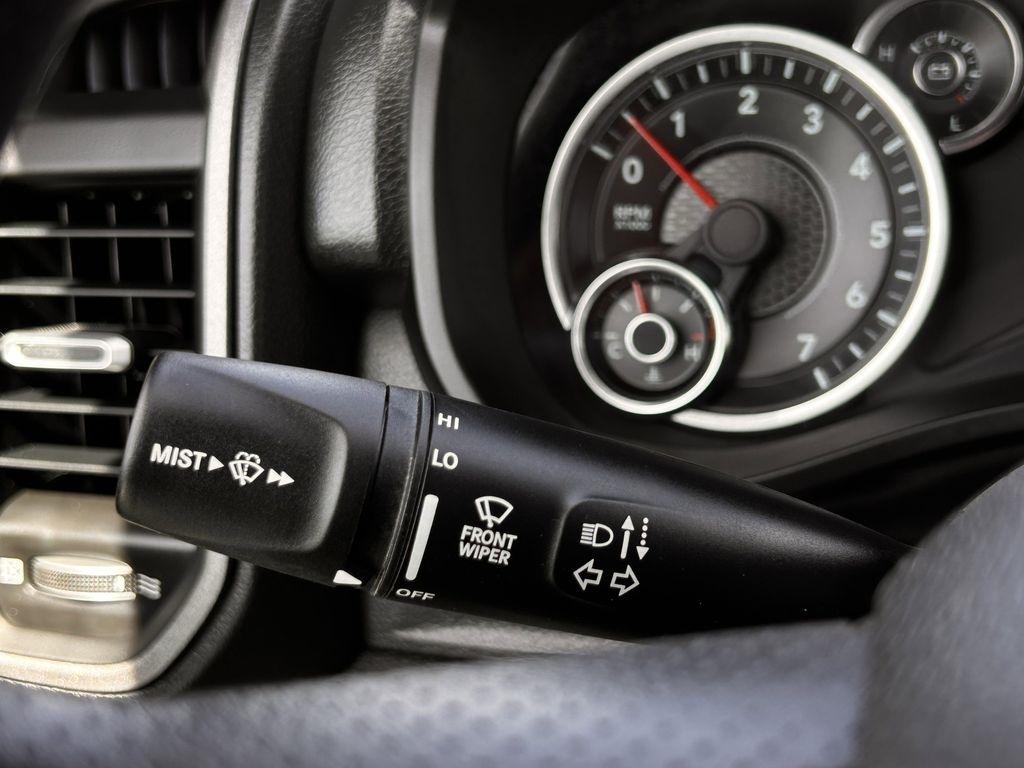 RAM 1500 Tradesman Crew Cab SWB 4WD 2024