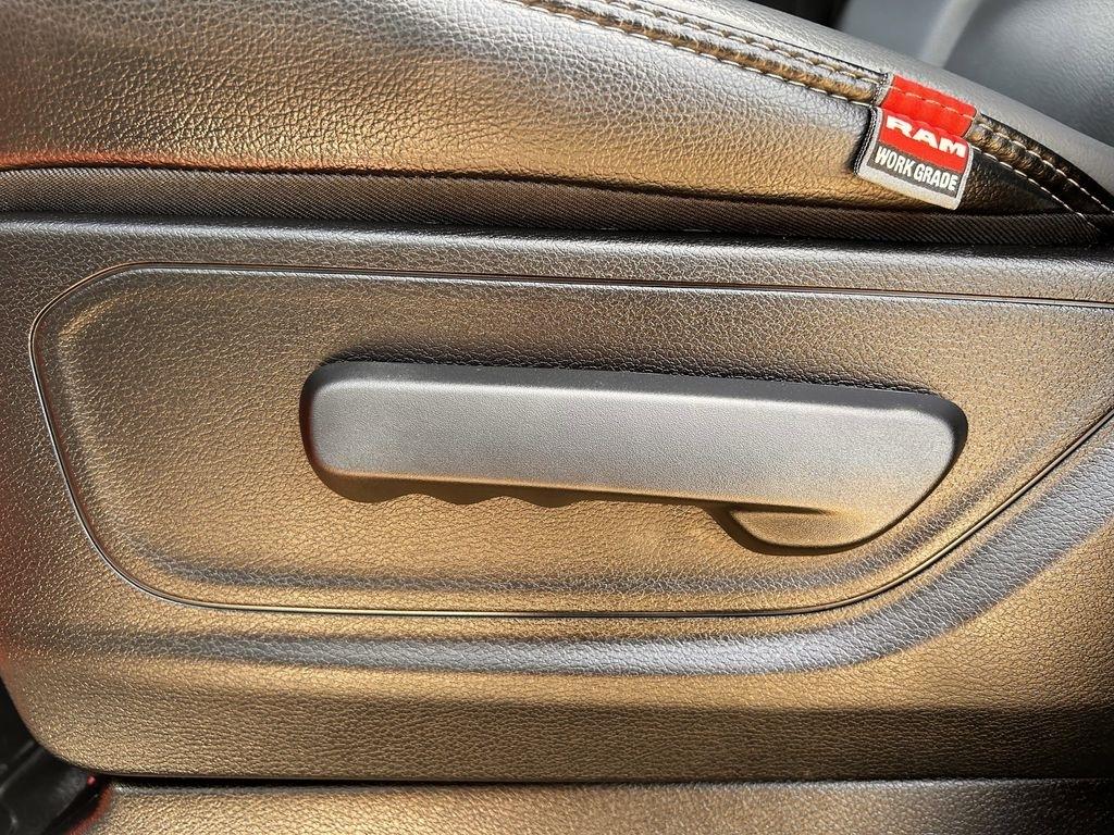 RAM 1500 Tradesman Crew Cab SWB 4WD 2024