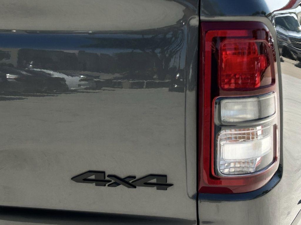 RAM 1500 Big Horn Crew Cab SWB 4WD 2022