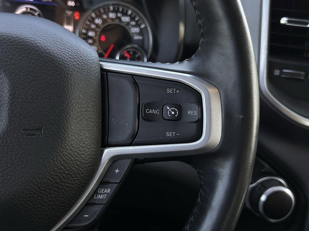 RAM 1500 Big Horn Crew Cab SWB 4WD 2022