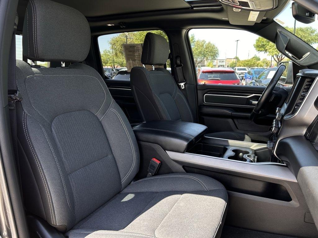 RAM 1500 Big Horn Crew Cab SWB 4WD 2022