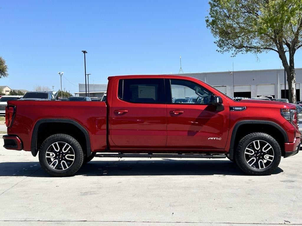 GMC Sierra 1500 AT4 Crew Cab 4WD 2024