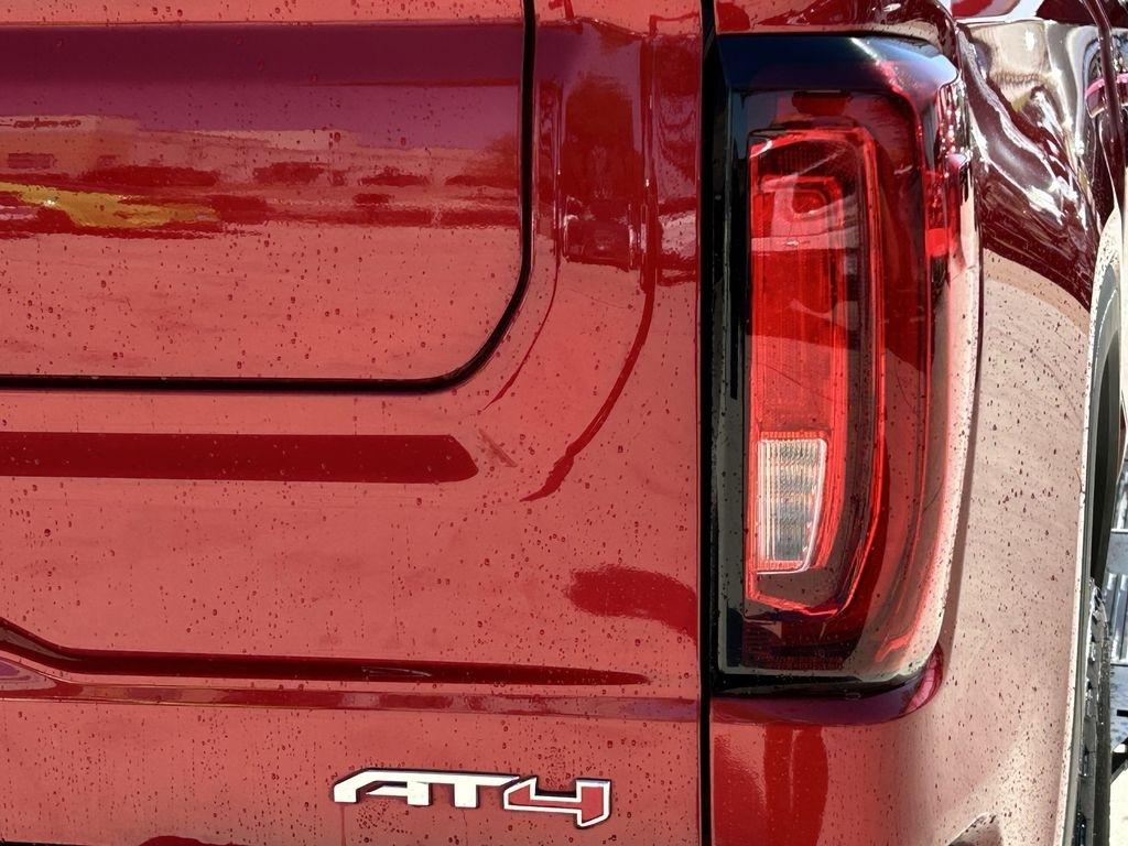 GMC Sierra 1500 AT4 Crew Cab 4WD 2024