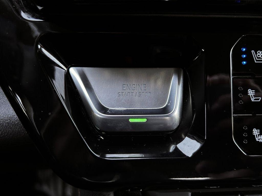 GMC Sierra 1500 AT4 Crew Cab 4WD 2024