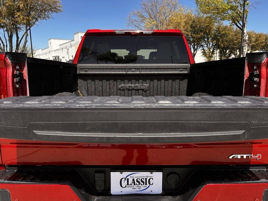 GMC Sierra 1500 AT4 Crew Cab 4WD 2024