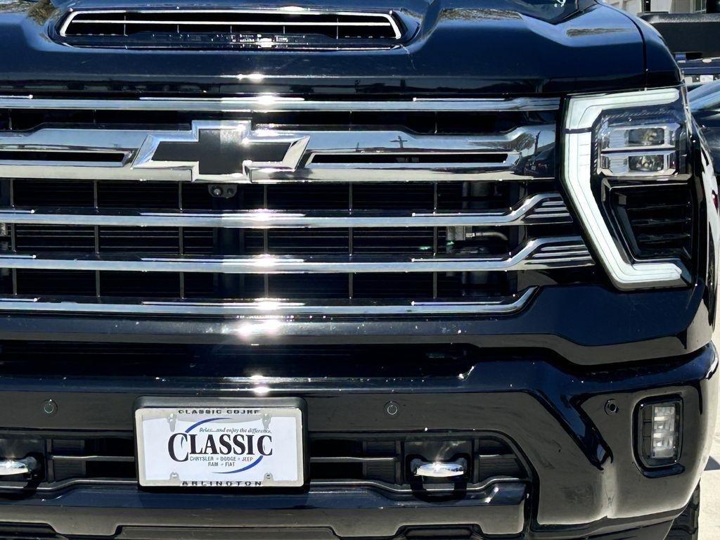 Chevrolet Silverado 2500HD High Country Crew Cab Long Box 4WD 2024