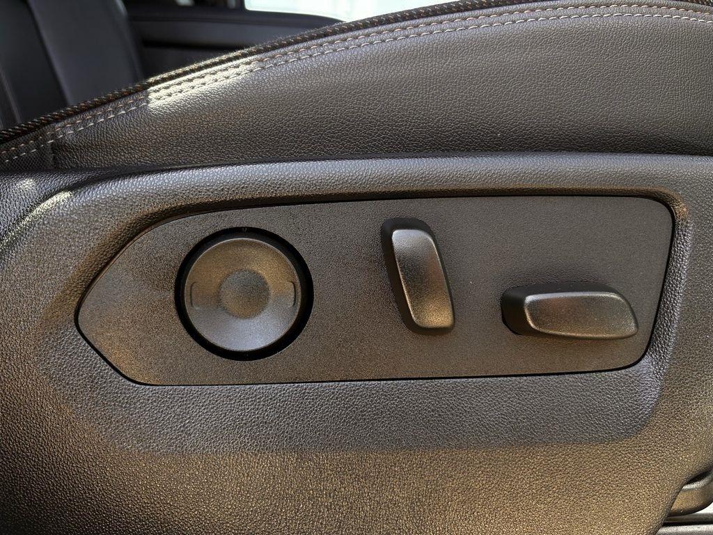 Chevrolet Silverado 2500HD High Country Crew Cab Long Box 4WD 2024