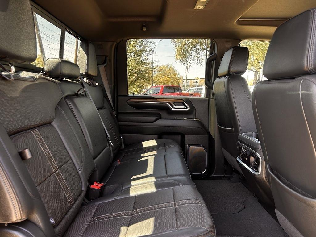 Chevrolet Silverado 2500HD High Country Crew Cab Long Box 4WD 2024